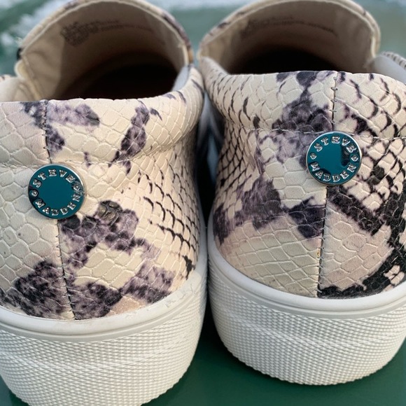 Steve Madden Snake Print white / gray / black slip on shoes - Picture 5 of 11